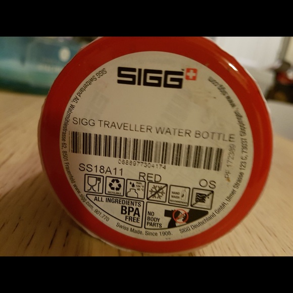 Supreme Water Bottle - Picture 3 of 4